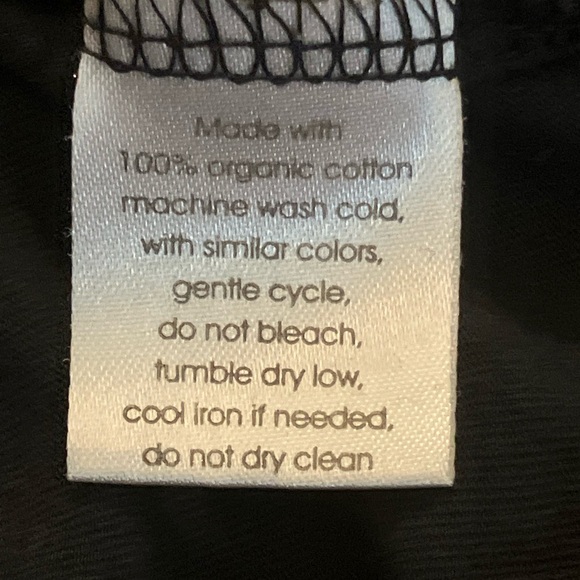 Black stretchy scoop neck shirt - Picture 5 of 7